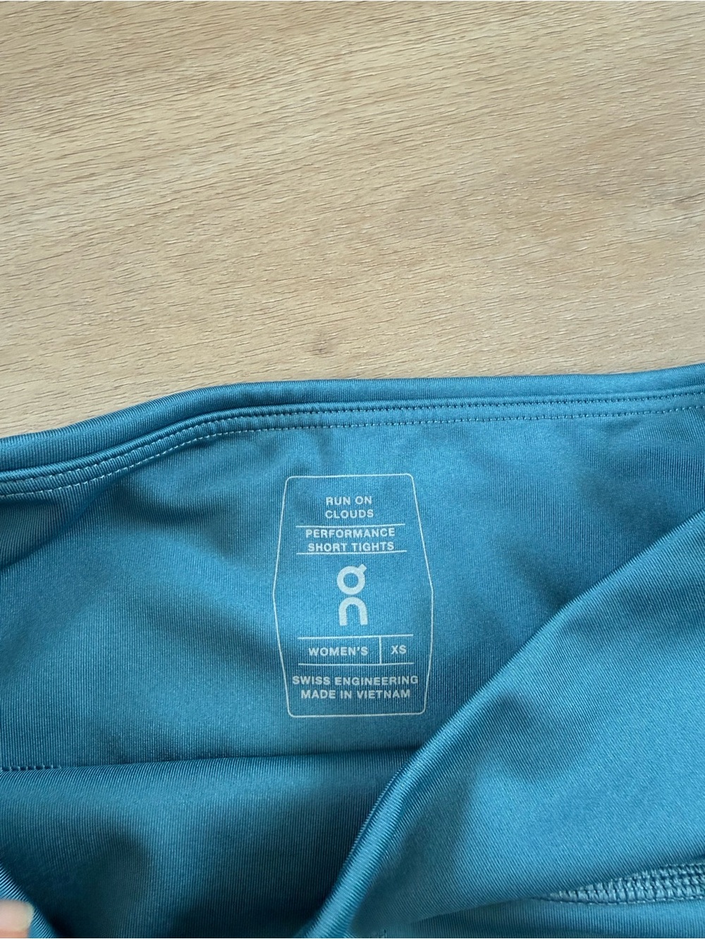 On Running 5“ Bike Shorts Bundle - Picture 2 of 3